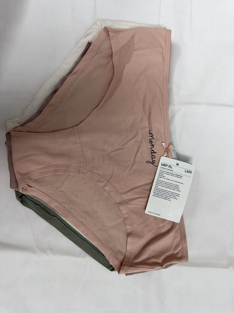 H&amp;M set of 5 Cotton Briefs Se