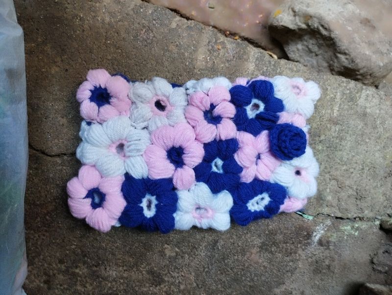 Pack Of 1mobile Crochet Pouch