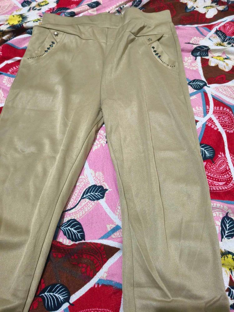 Stylish Beige jeans with Pockets