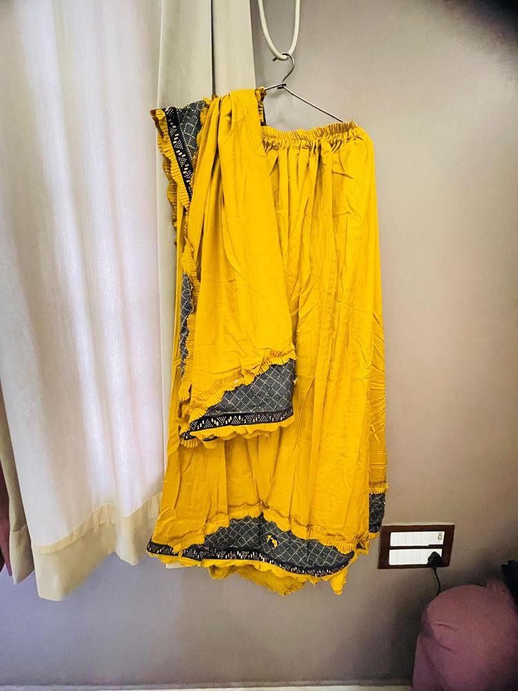 Ready To Wear Saree With Padded Blouse