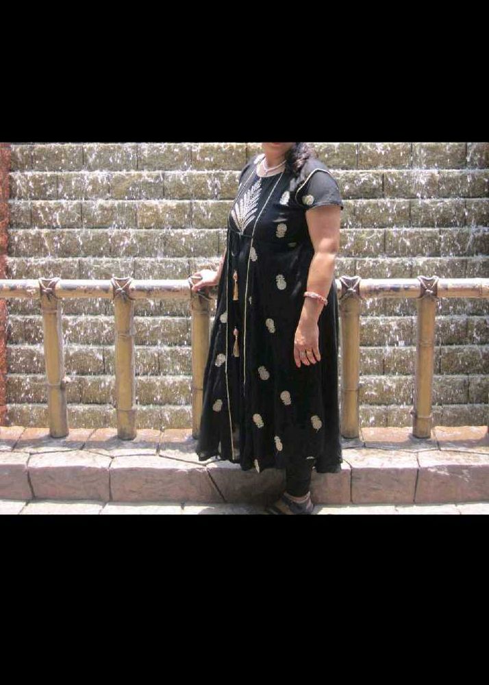 Black &amp; Gold Paisley Print Dress