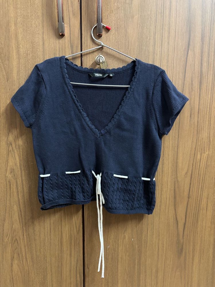 Navy V-Neck Cropped Knit Top
