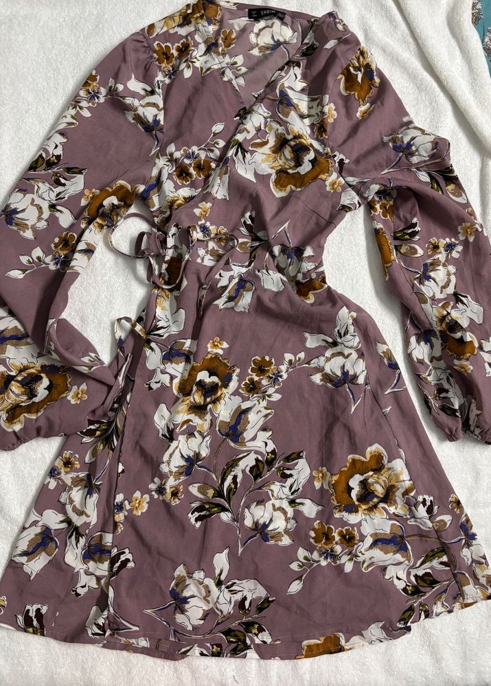 Chic Floral Print V-Neck Dress