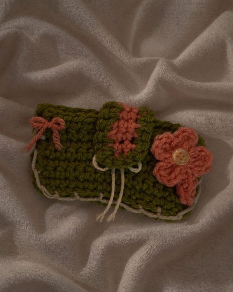 Crochet clover wallet
