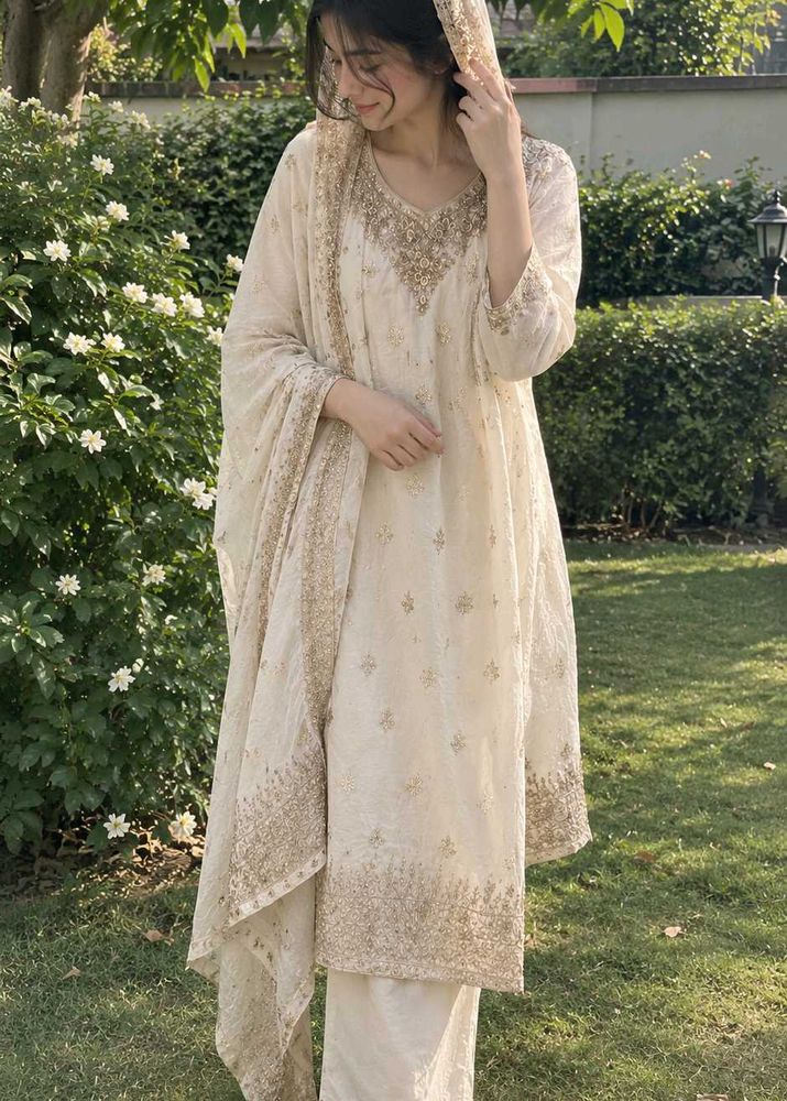 Elegant Embroidered Kurta Set