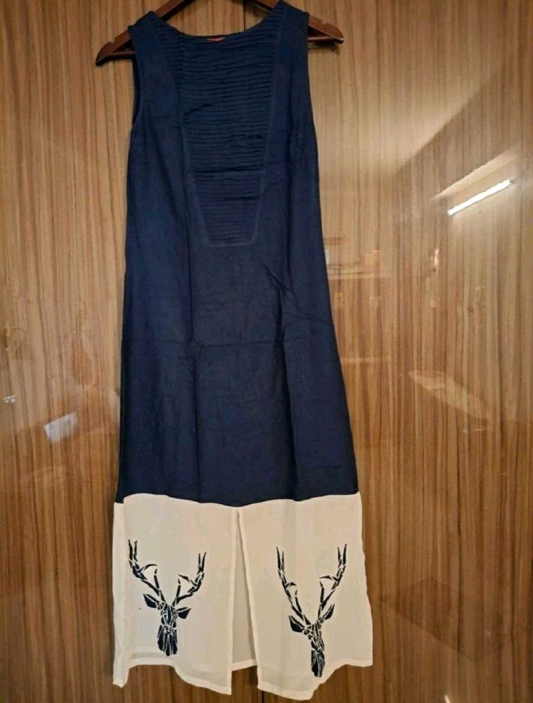 Stylish Sleeveless "W"  Kurta with Deer Print