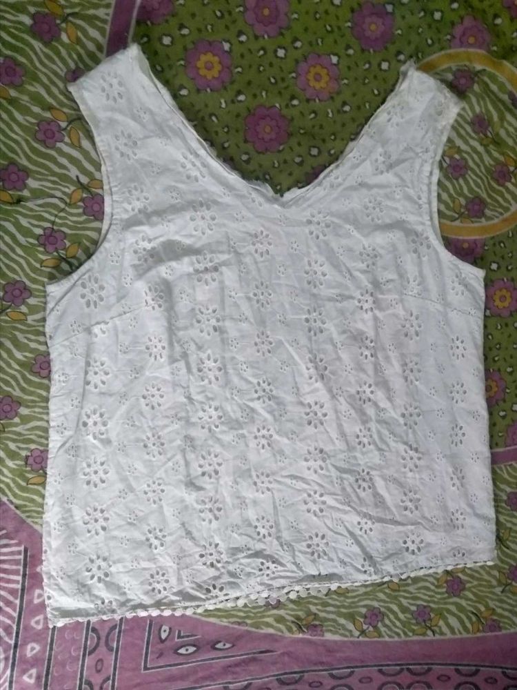 Chic White Eyelet Sleeveless Top