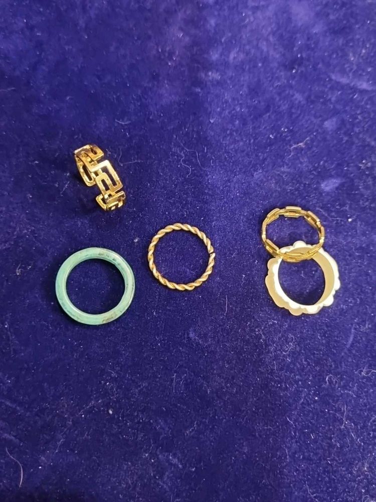 Set of 5 assorted rings