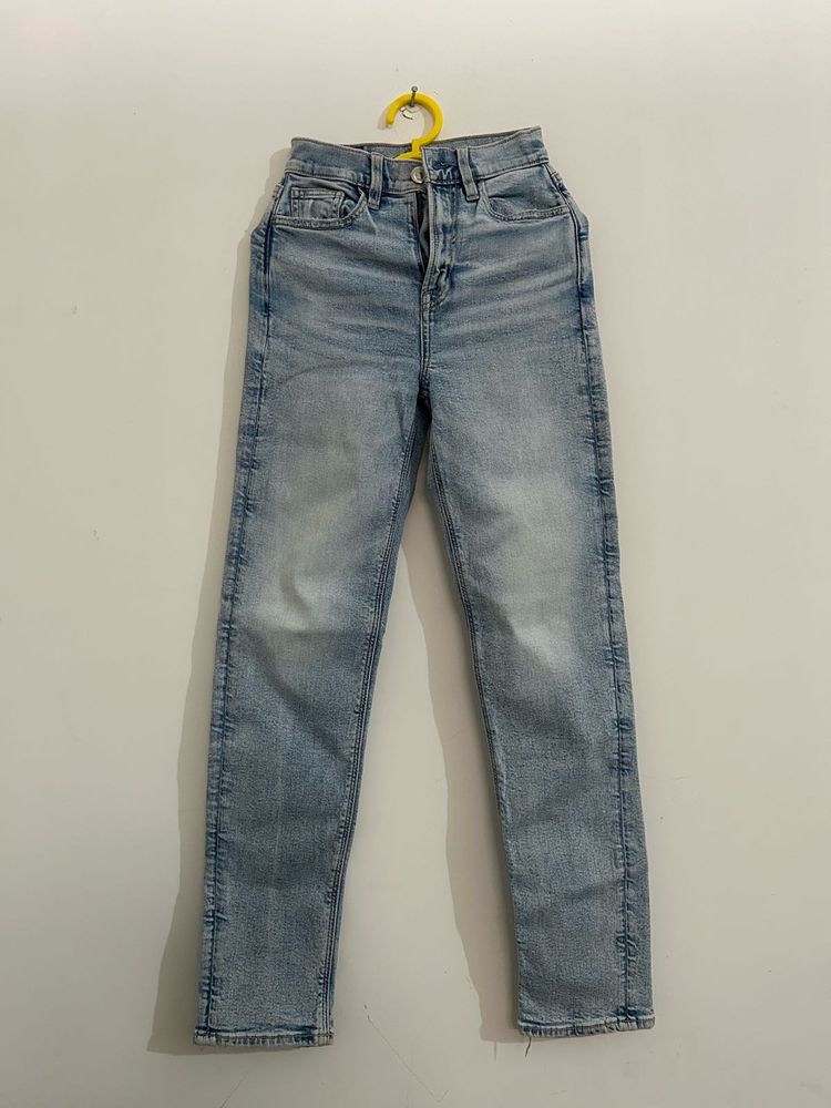 AMERICAN EAGLE Light Wash straight Denim Jeans
