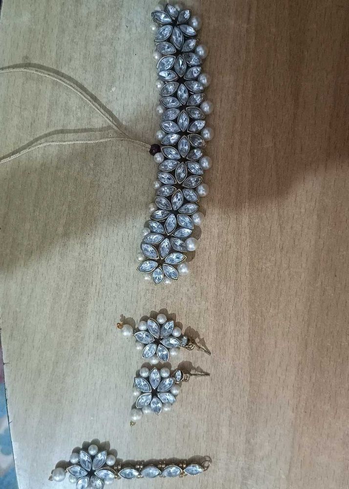 Stunning Kundan &amp; Pearl Necklace Set