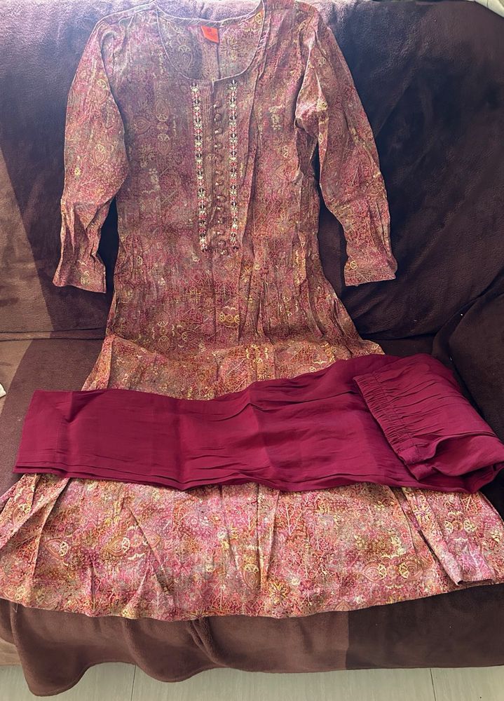 Beautiful red Printed Kurta Set