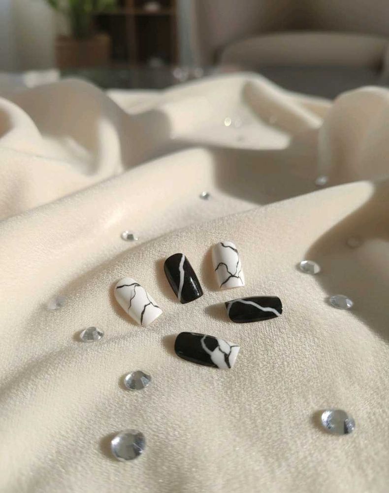 Marble Press-On Nails