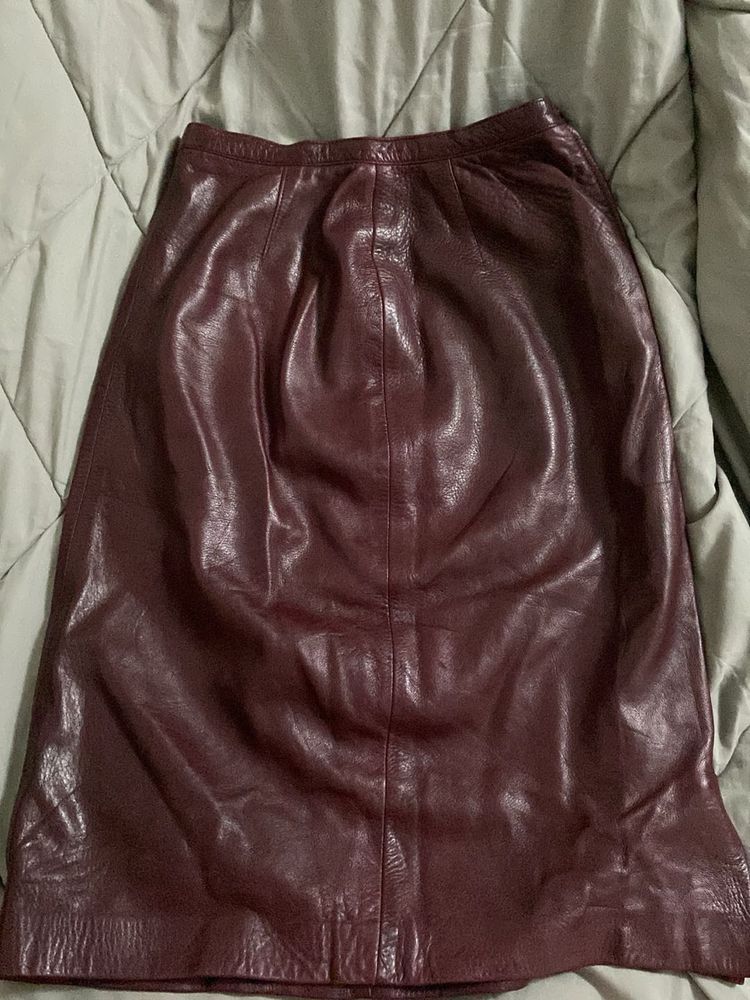 Chic Burgundy Leather Skirt