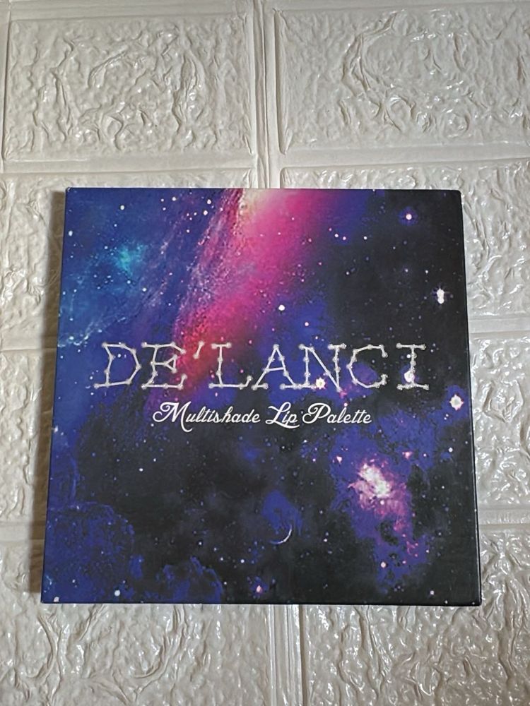 DE'LANCI Multishade Lip Palette