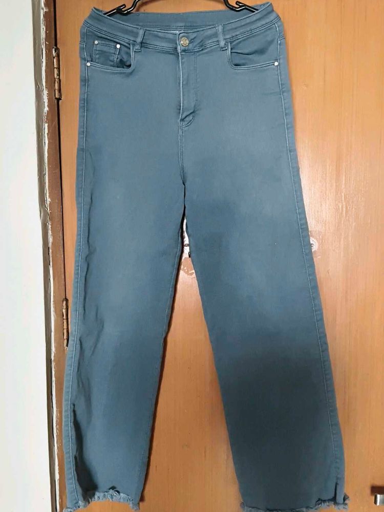 Trendy Wide-Leg Denim Jeans
