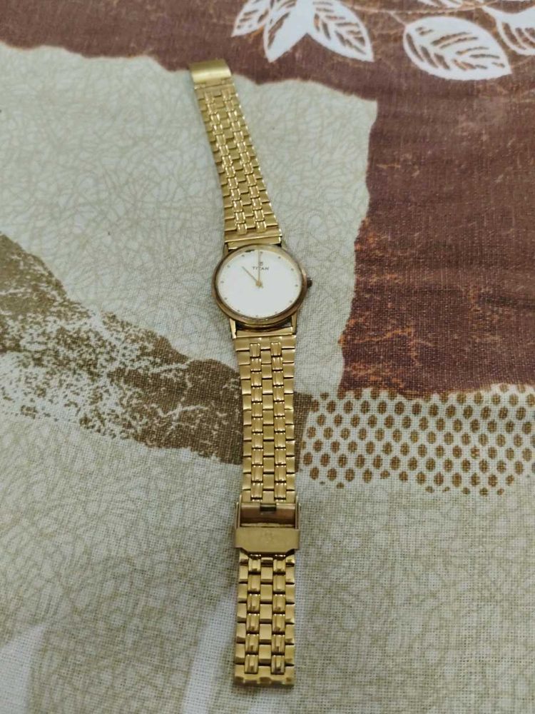Elegant Gold Tone Watch