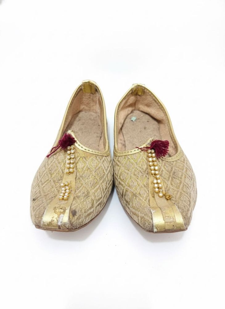 Gold Ethnic Jutti Shoes need to stich