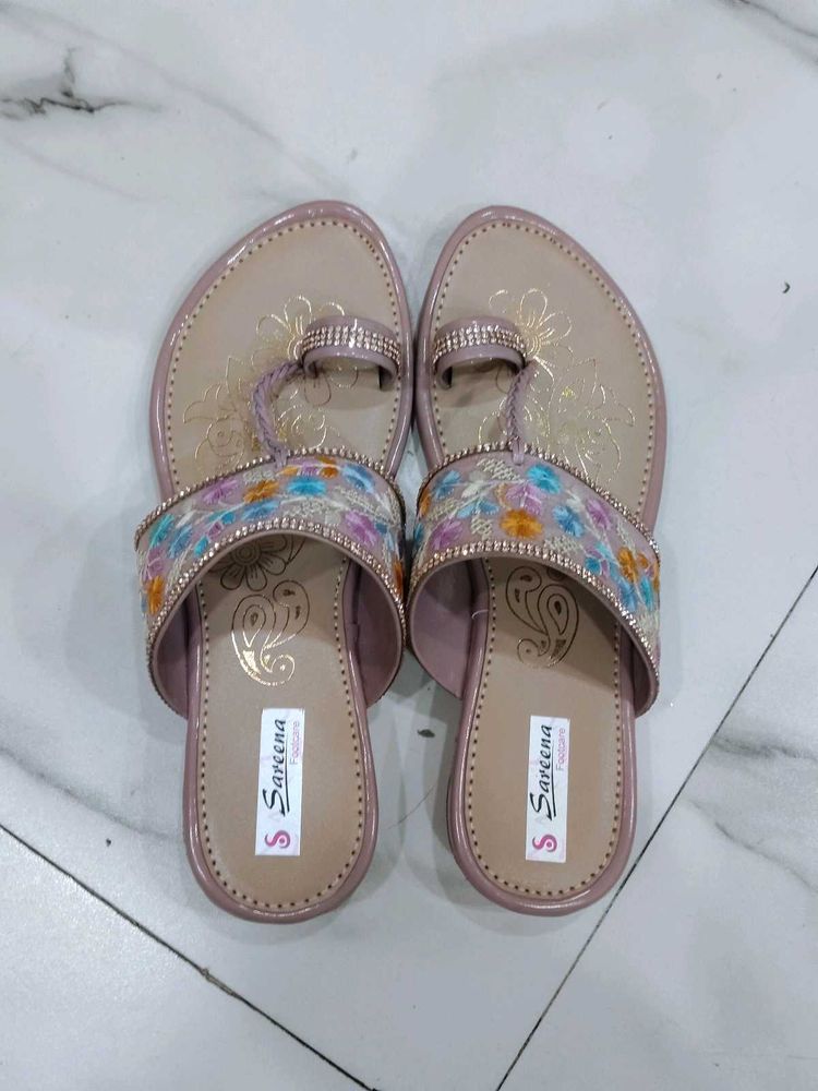 Embroidered Ethnic Kolhapuri Chappals