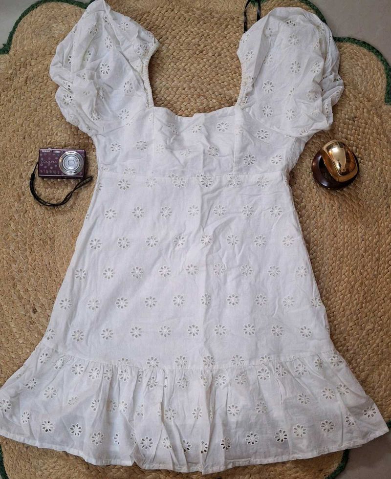 ୨୧ Vintage white eyelet dress ୨୧