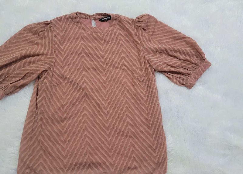 Chic Chevron Puff Sleeve Top