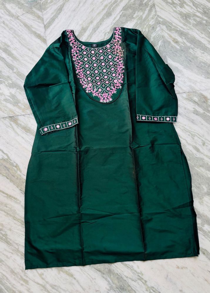 Elegant Green Embroidered Kurta