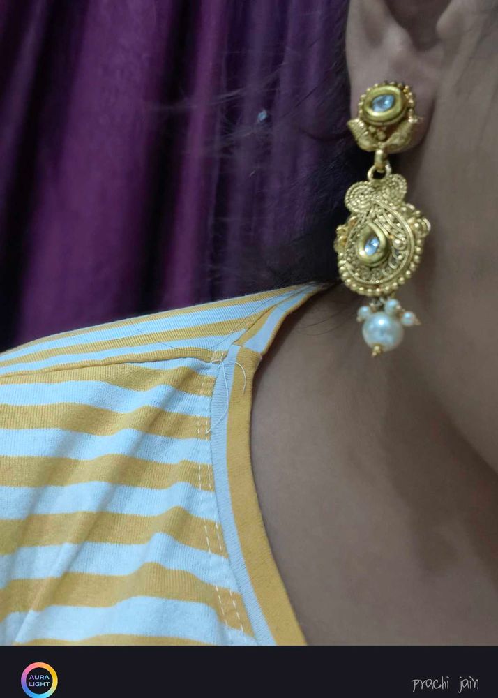 Gold Tone Dangle Earrings with Pearls
