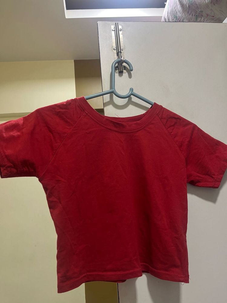 Red Basic T-Shirt Xs size