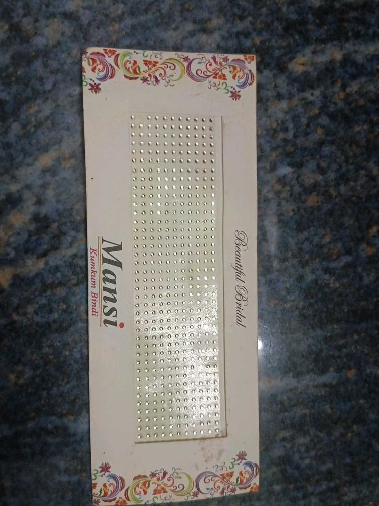 4 Bindi Set &amp; Hair Accessories