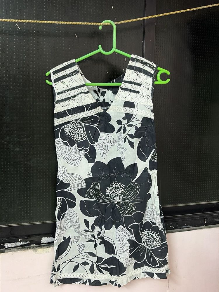 black n white short kurti