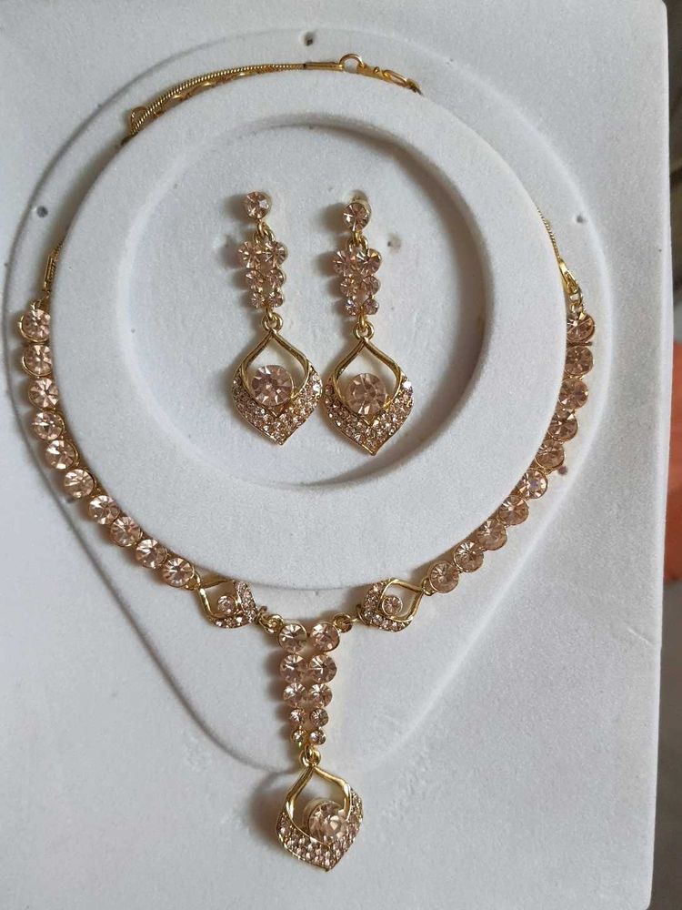 Elegant Rose Gold Necklace &amp; Earring Set