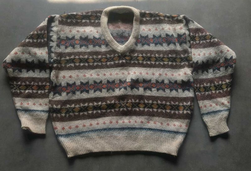 Vintage Patterned V-Neck Knit Sweater
