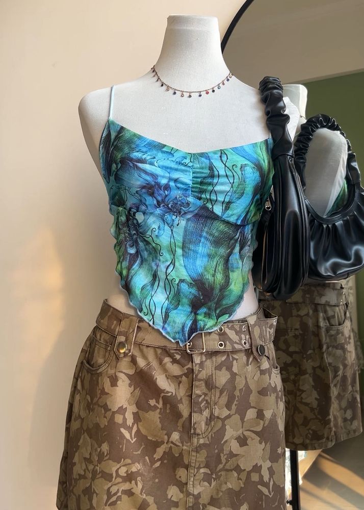 SHEIN Mesh Backless Lettuce Trim Top
