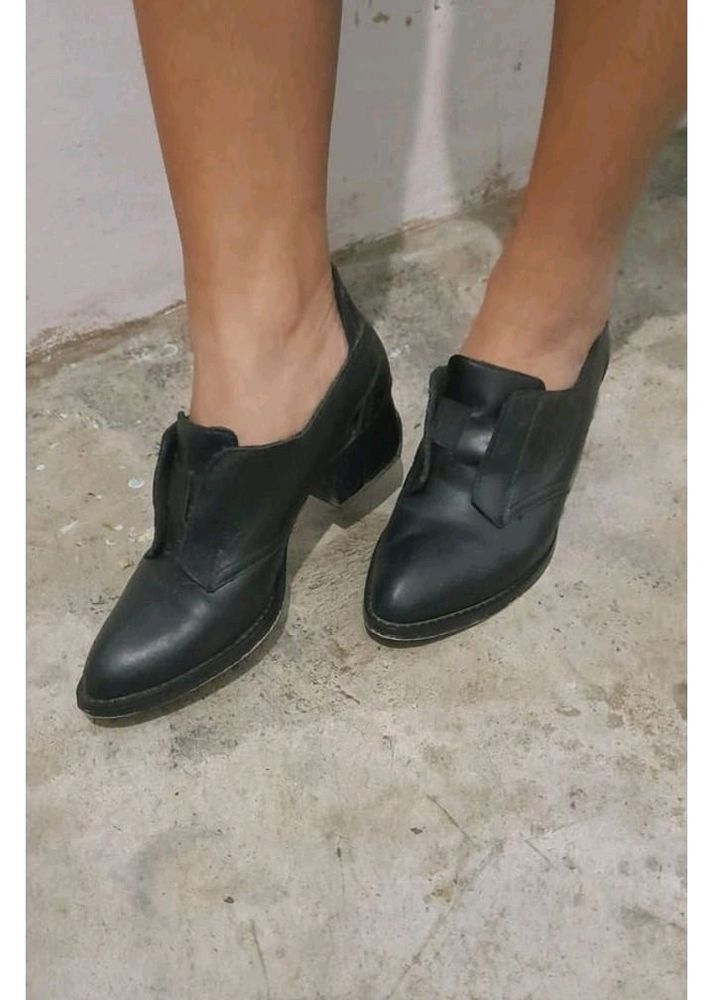 Black Pure Leather Shoes Sz 37-38