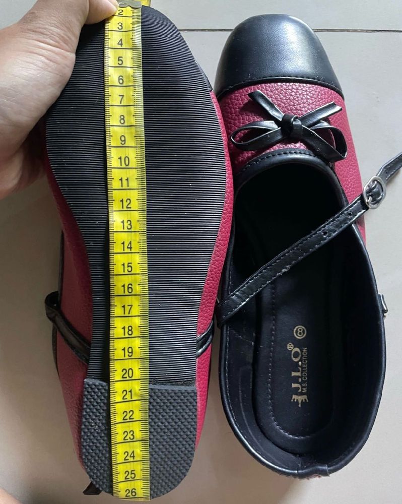 Charming Red &amp; Black Bow Flats
