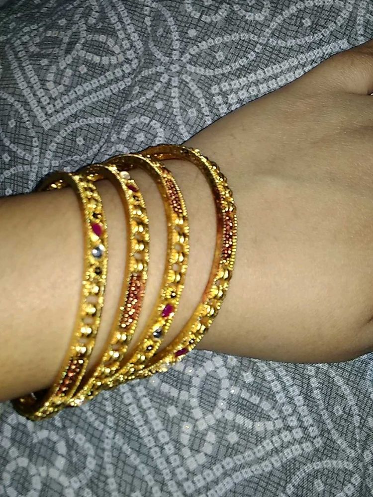 Set of 4 Traditional Gold Bangles