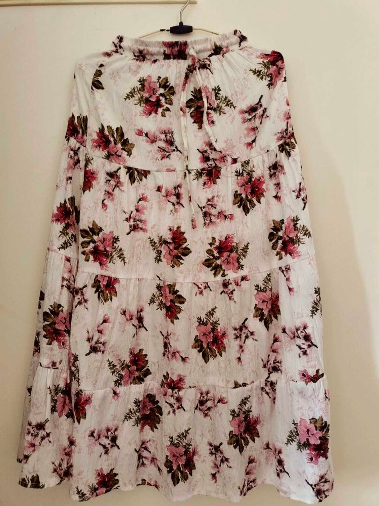 Flowy Floral &amp; Black Tiered Maxi skirt
