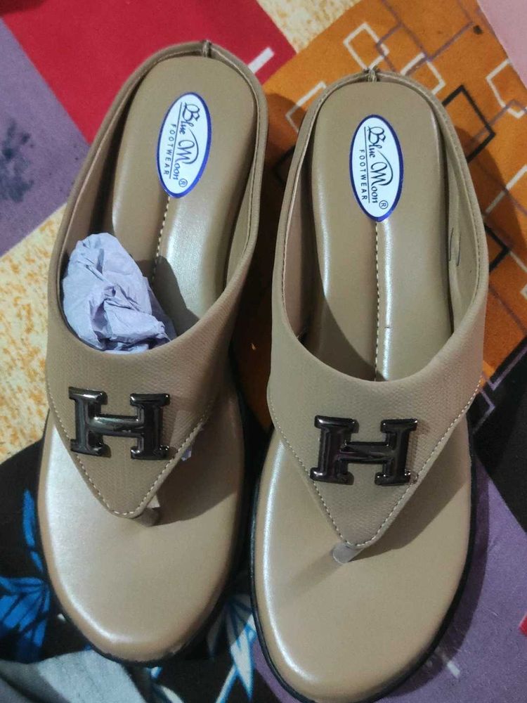Stylish Women's Flat Sandals