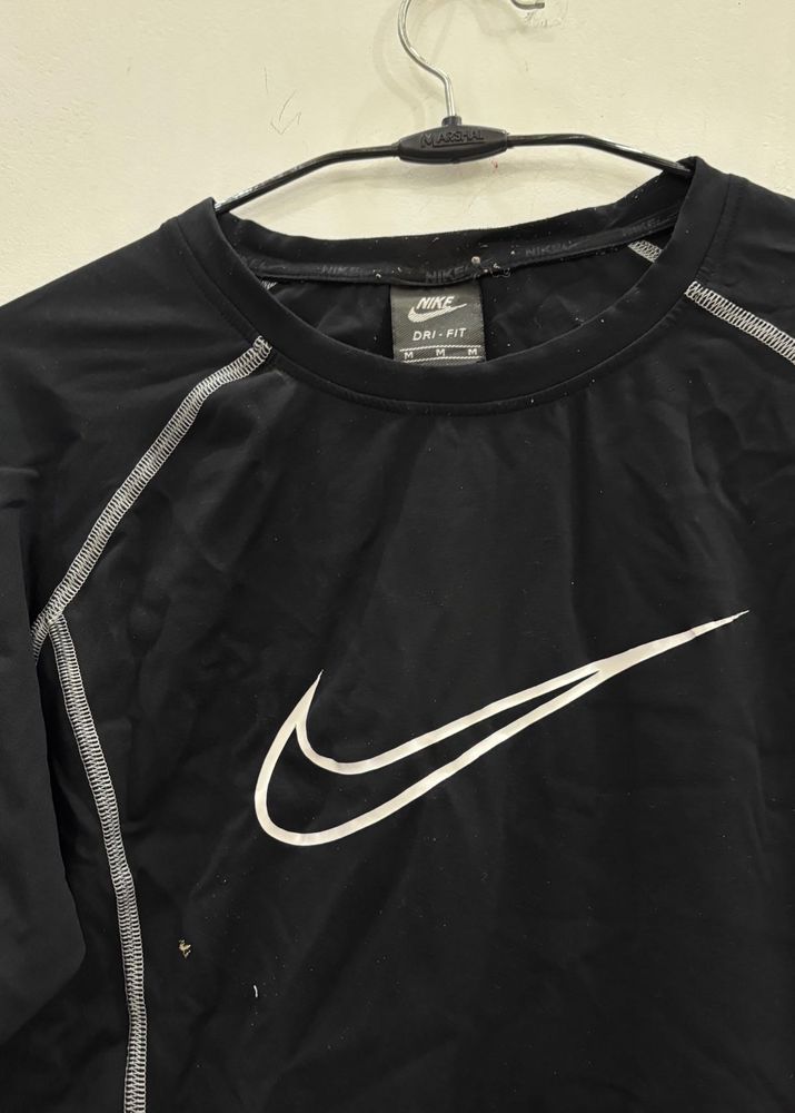 Nike Dri-FIT T-Shirt