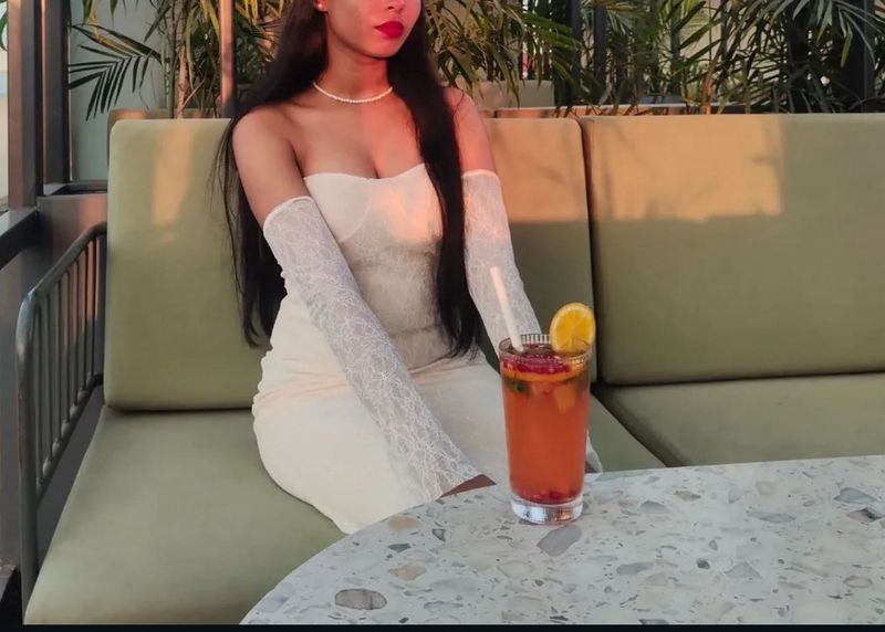 Elegant Off-Shoulder Lace Dress