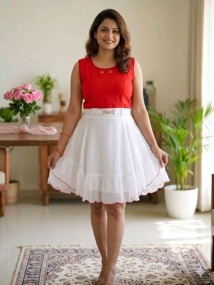 Chic Red &amp; White Sleeveless Dress