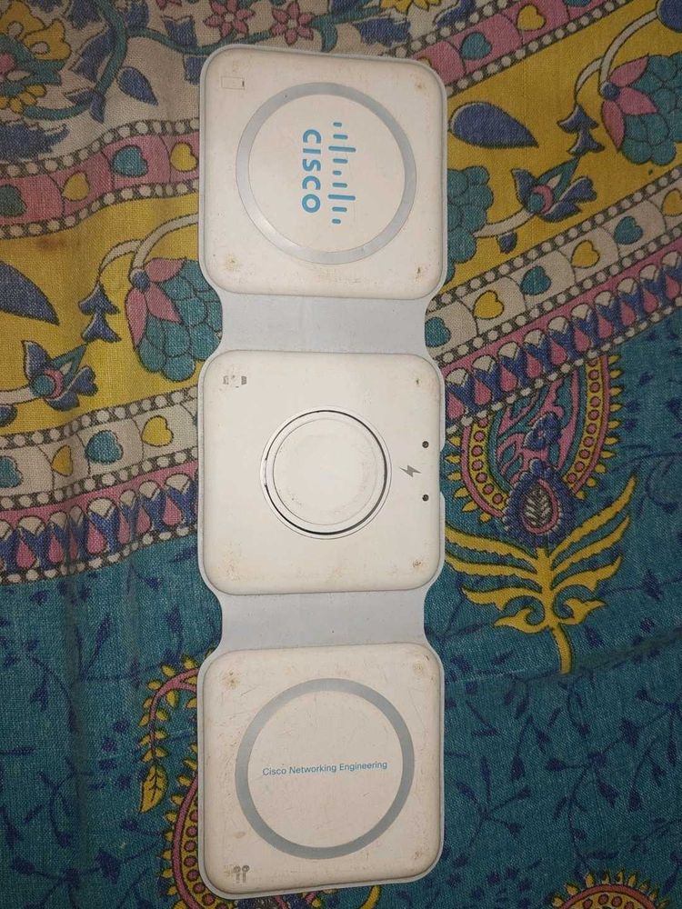 Cisco Multi-Device Wireless Charger