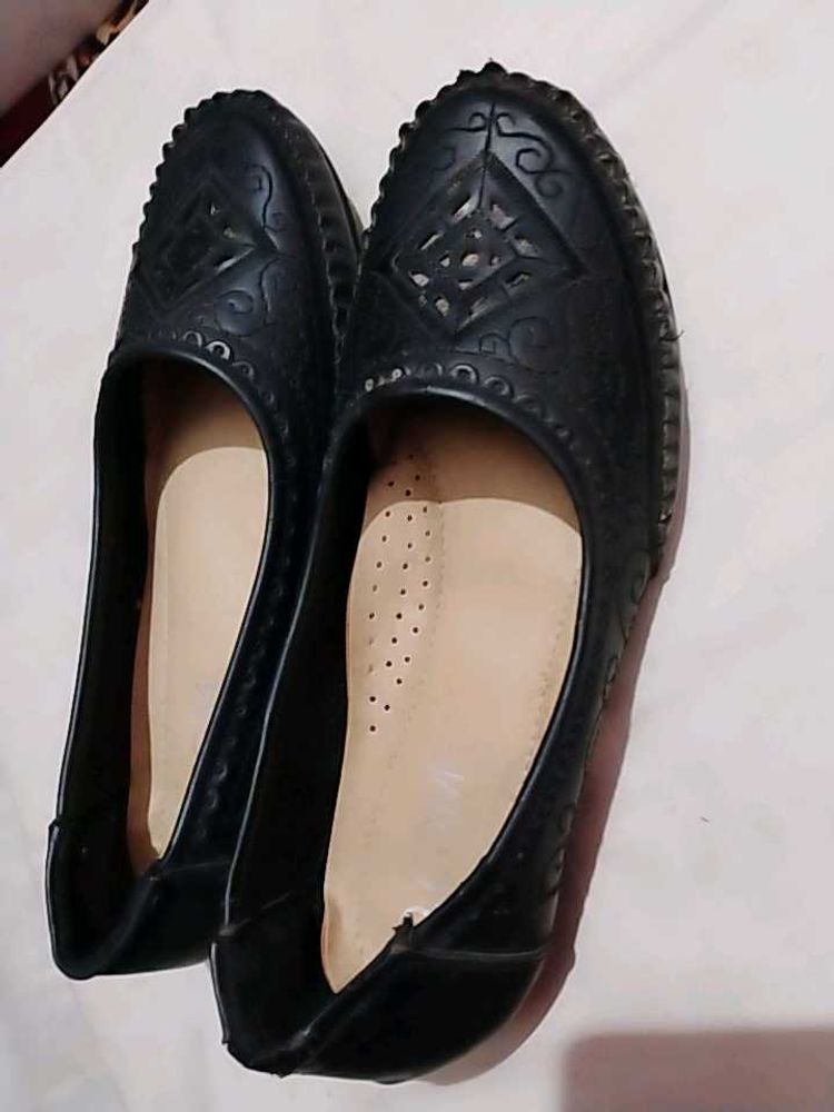 Black Embossed Ballet Flats