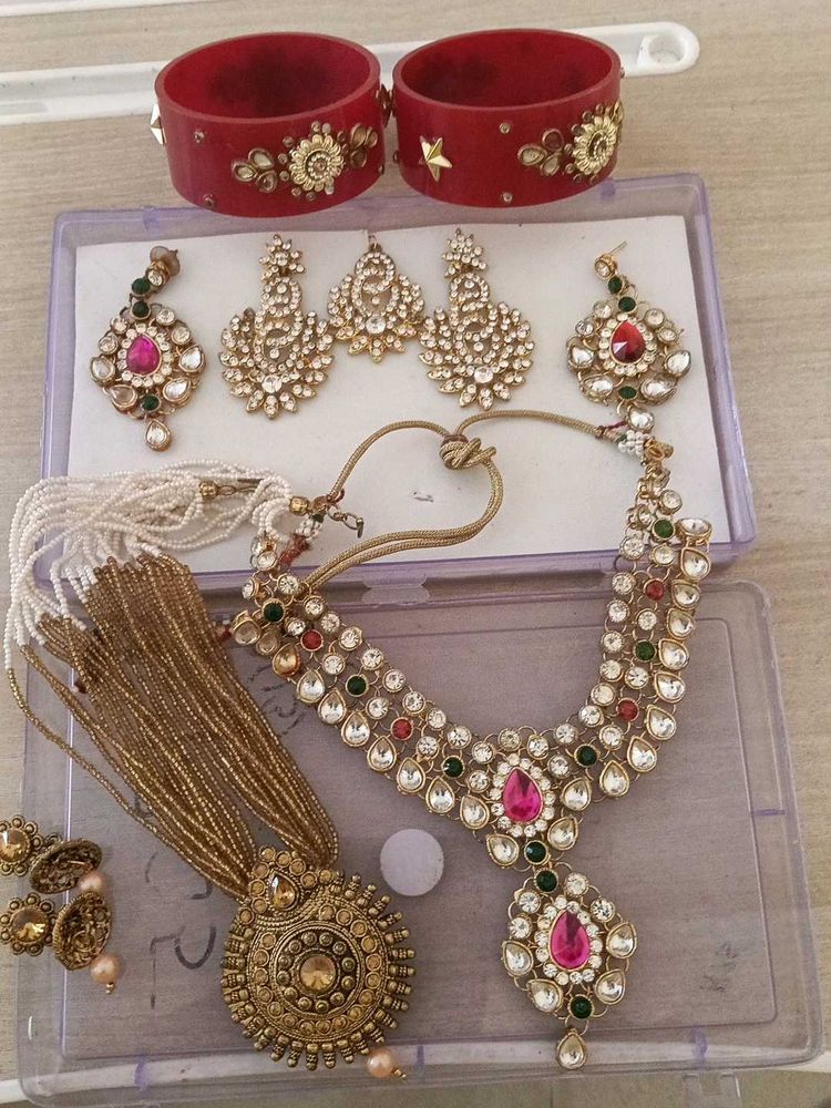 Exquisite Indian Jewelry Set