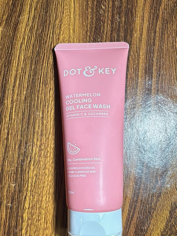 DOT &amp; KEY Watermelon Cooling Gel Face Wash