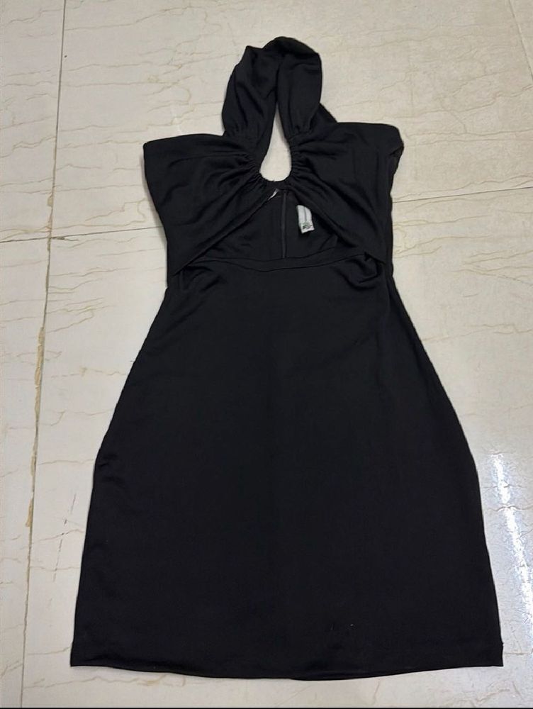 Chic Black Halter Neck Cutout Dress