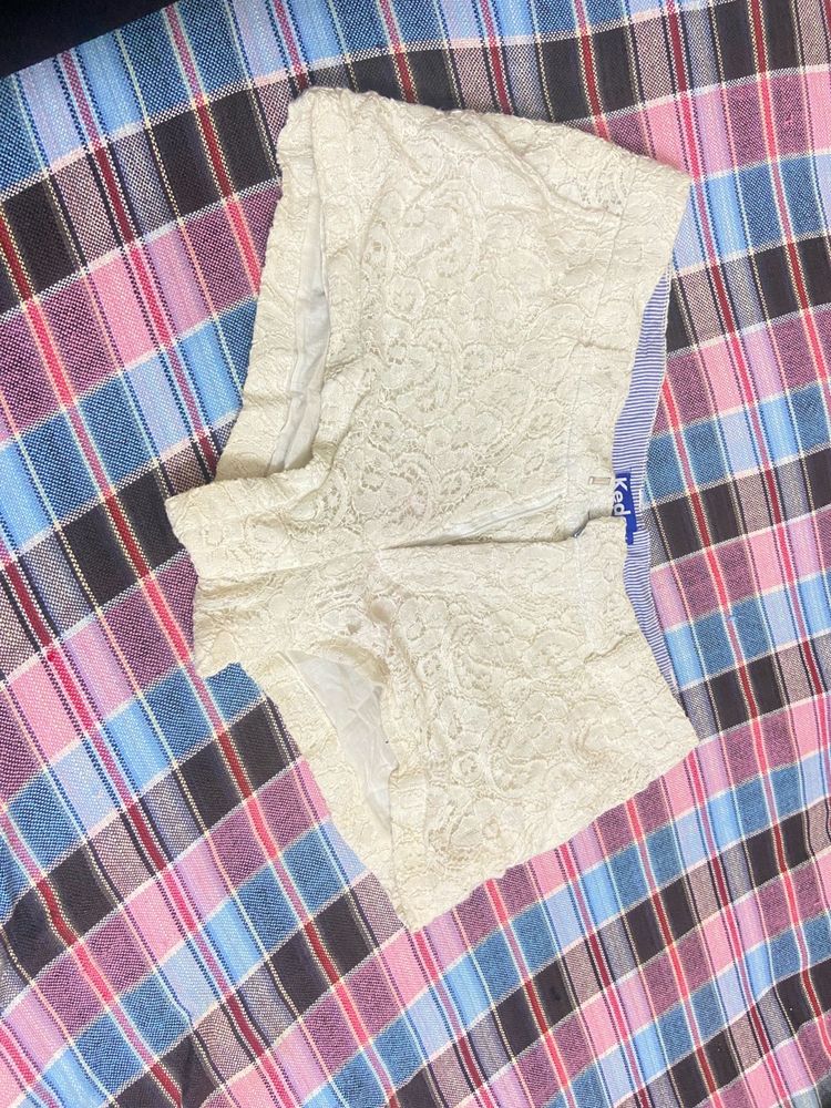 Kedx Crochet Scallop Shorts