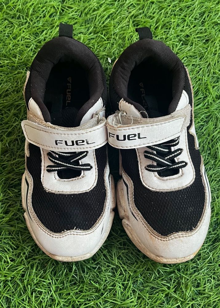 Stylish Black &amp; White Sneakers