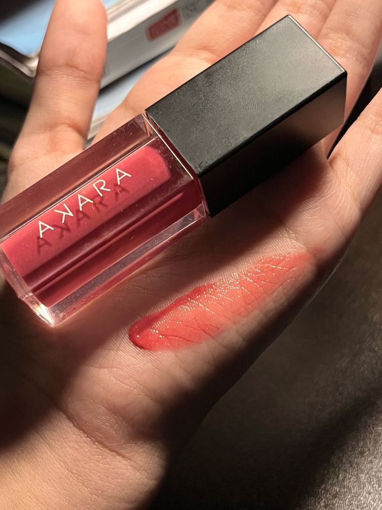 AKARA LIPGLOSS