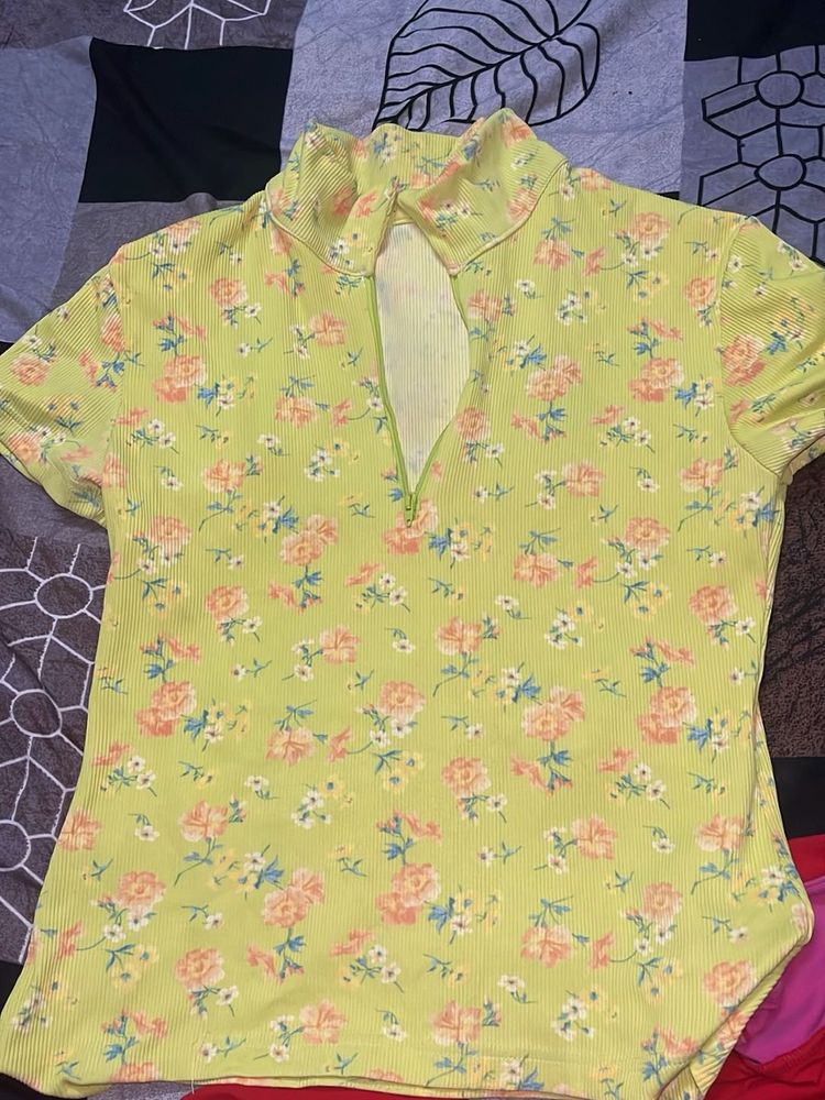 Floral Print Zip Neck Top