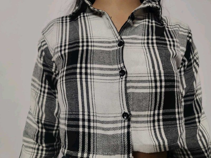 Black &amp; White Plaid Checkered Cropped Shirt